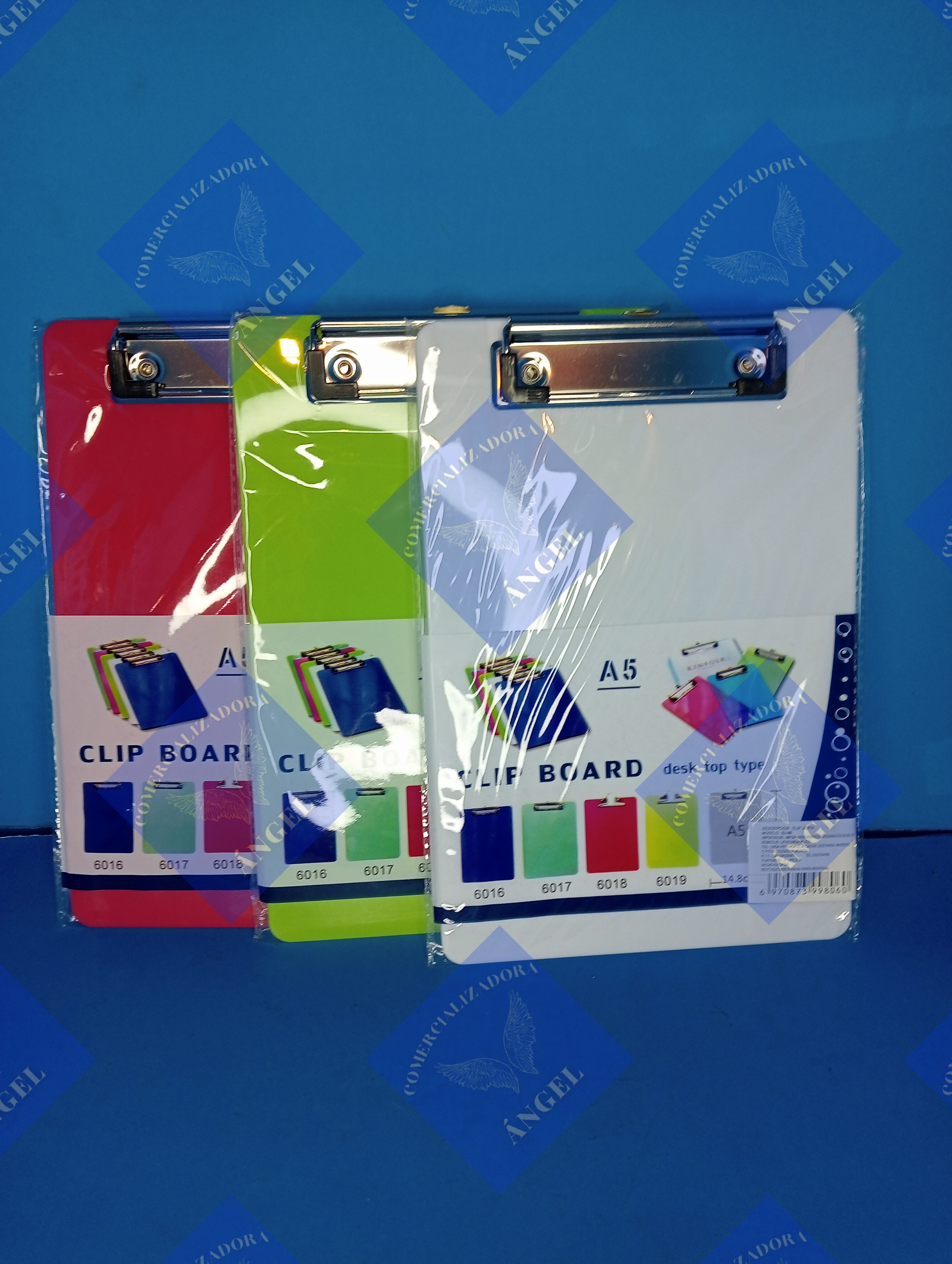 Paquete de 10 Tablas de apoyo tamaño esquela (14.8cm x 22cm), varios colores
