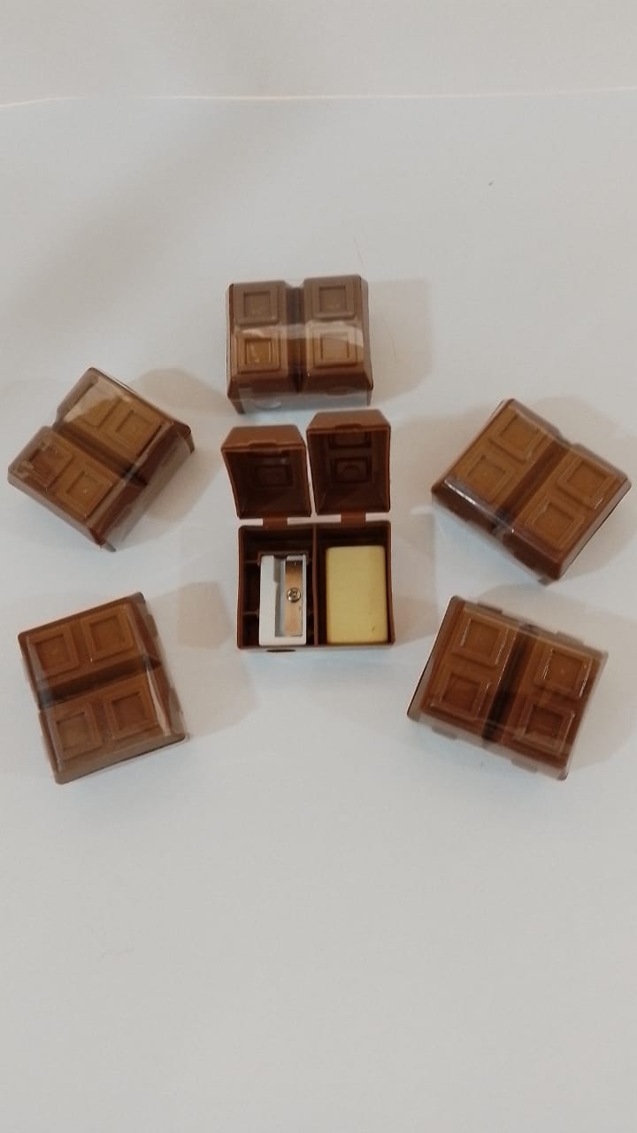 6 Sacapuntas con goma y deposito en forma de Chocolate